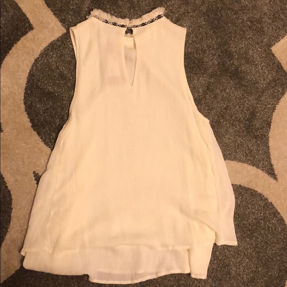Evereve Flowy Cream Tank Top with Navy Trim - Picture 2 of 4